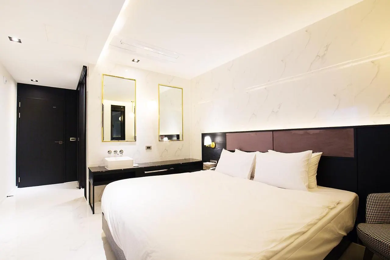 ***  Brown Dot Hotel Busan Station South Korea